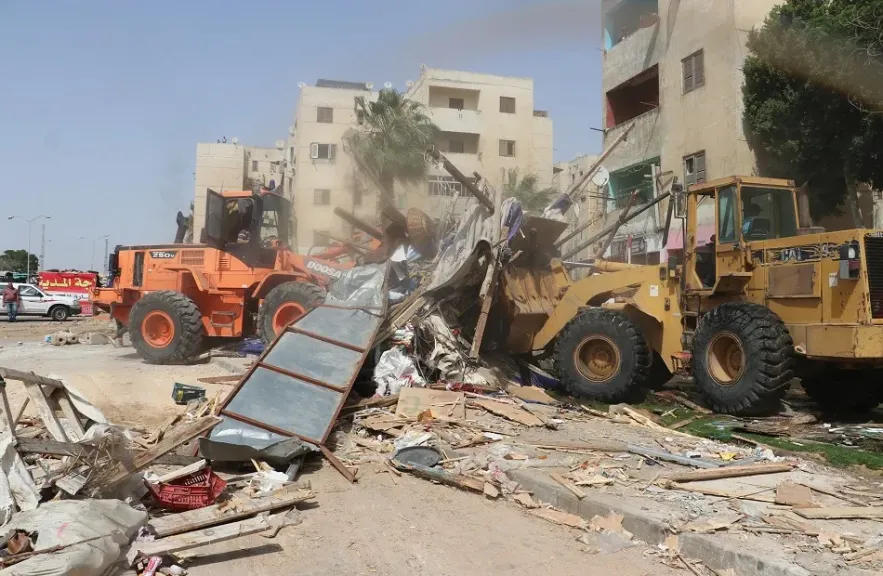أهالي الطريق الأبيض يصرخون: التطوير قادم.. لكن أين الأمان؟