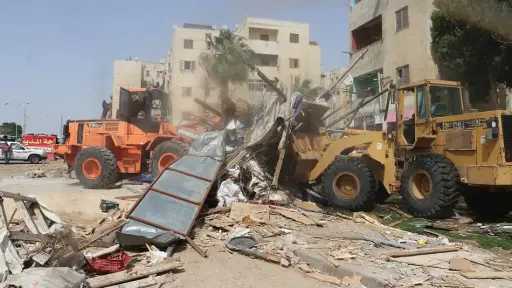 أهالي الطريق الأبيض يصرخون: التطوير قادم.. لكن أين الأمان؟