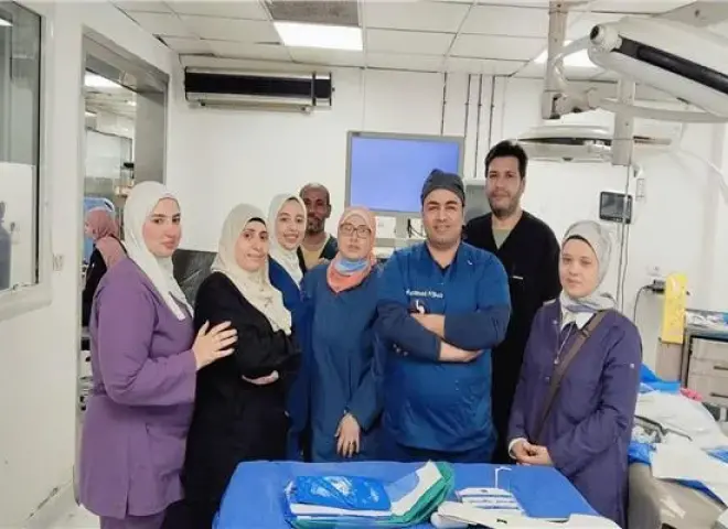 الدكتور محمد عجوة يقود نجاح جراحة دقيقة لتحويل مسار الجهاز الهضمي لمريض بمتلازمة نادرة بمستشفى الزهراء الجامعي