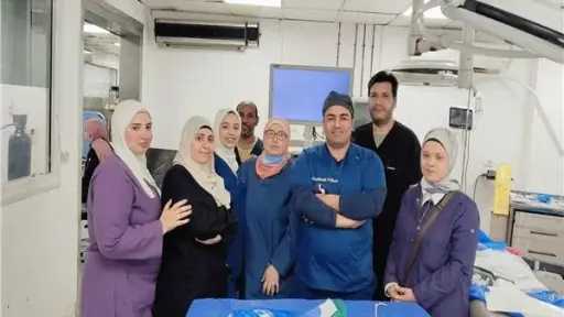 الدكتور محمد عجوة يقود نجاح جراحة دقيقة لتحويل مسار الجهاز الهضمي لمريض بمتلازمة نادرة بمستشفى الزهراء الجامعي