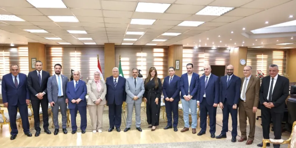 البنك الزراعي المصري يُطلق مبادرة “سكة خير” في الشرقية بتوزيع كوبونات السلع الغذائية على الأسر الأكثر احتياجًا