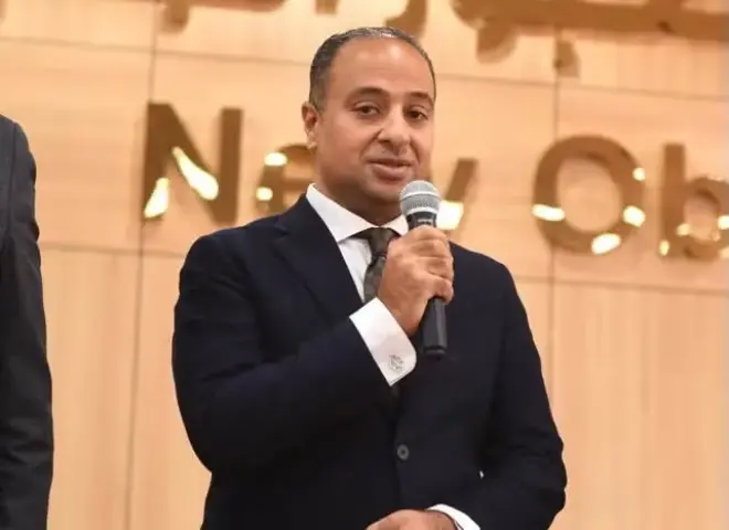 الدكتور أحمد عمارة يعقد اجتماعًا موسعًا بالإدارات العقارية والقانونية والتقنين بمدينة العبور الجديدة.. ويؤكد على دفع الاستثمار ومتابعة تنفيذ حزمة التيسيرات الجديدة