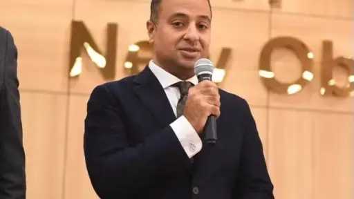 الدكتور أحمد عمارة يعقد اجتماعًا موسعًا بالإدارات العقارية والقانونية والتقنين بمدينة العبور الجديدة.. ويؤكد على دفع الاستثمار ومتابعة تنفيذ حزمة التيسيرات الجديدة