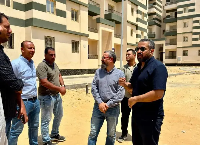 رئيس جهاز العبور الجديدة يتابع أعمال الطرق والكهرباء والإتصالات بعمارات المبادرة الرئاسية سكن كل المصريين